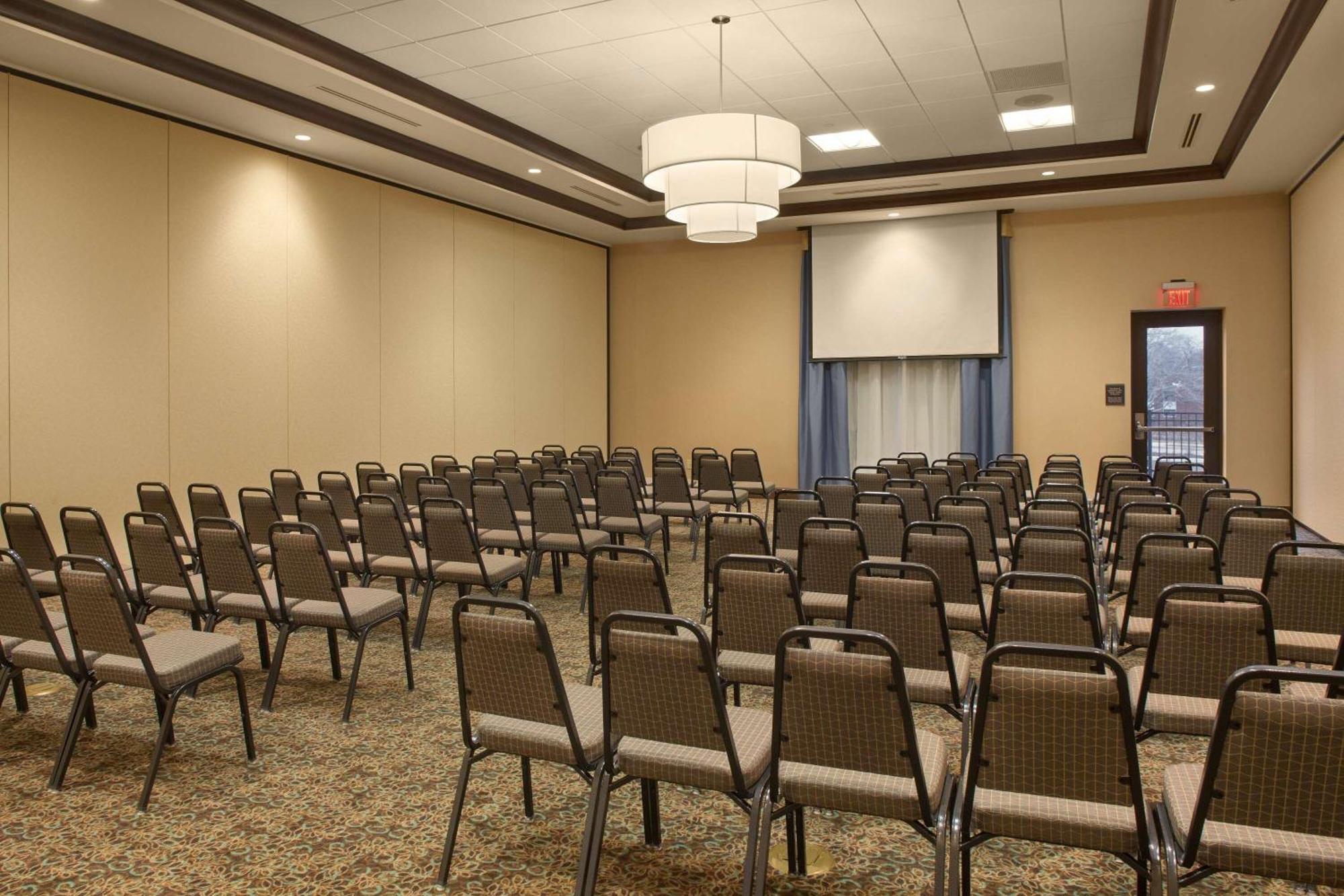 Hilton Garden Inn Akron Exterior photo